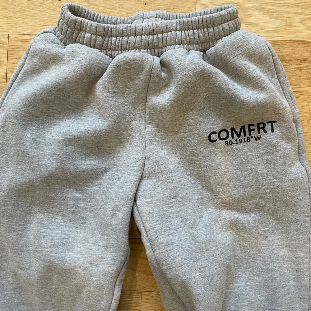 Comfrt Gray sweatpants - size S worn once. Perfect condition - Picture 2 of 3